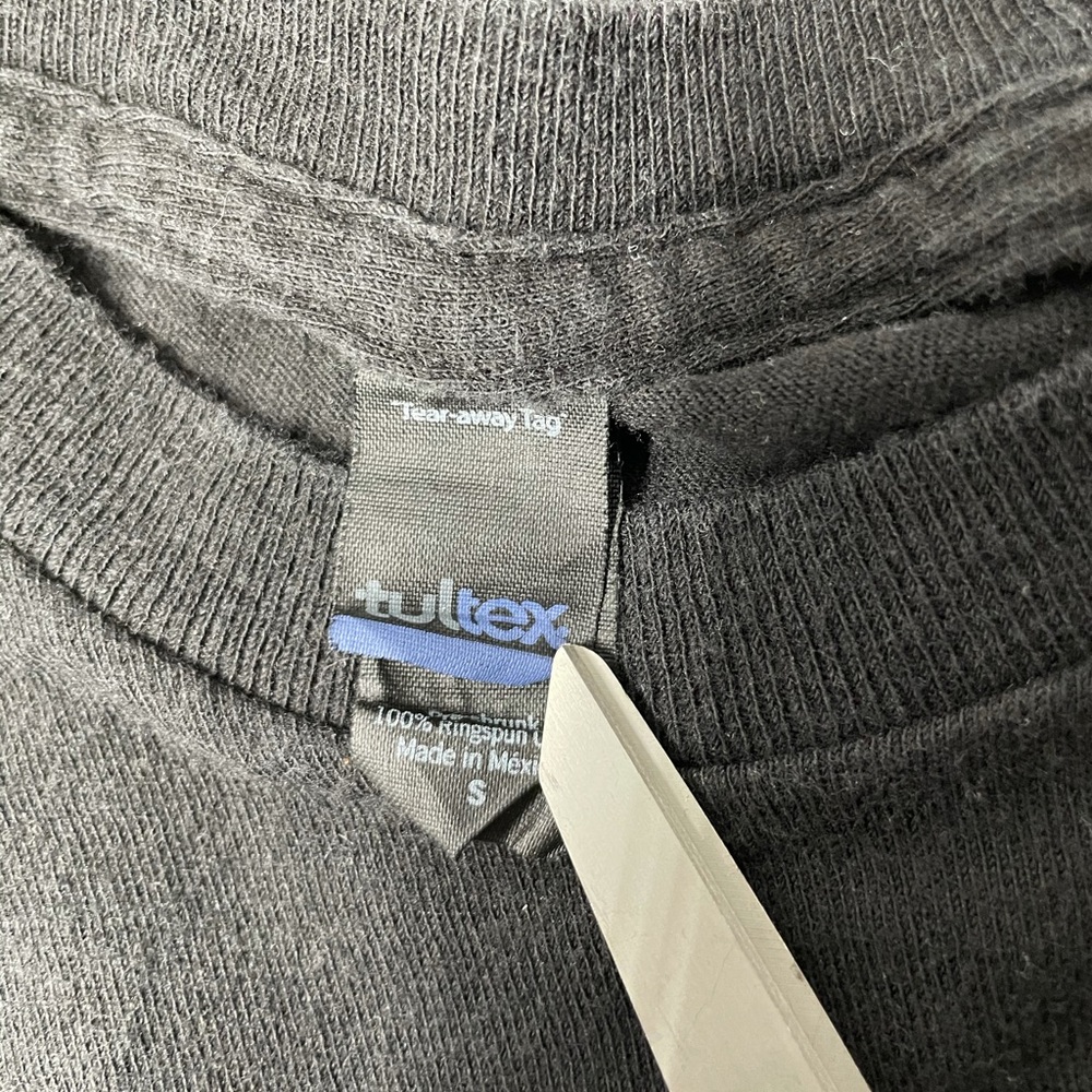Real Friends t-shirt - Picture 4 of 5